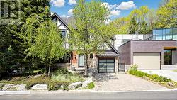 3 OAKWOOD PLACE  Hamilton, ON L8S 4C9