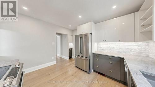 3 Oakwood Place, Hamilton, ON - Indoor Photo Showing Kitchen