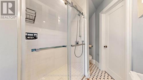 3 Oakwood Place, Hamilton, ON - Indoor Photo Showing Bathroom
