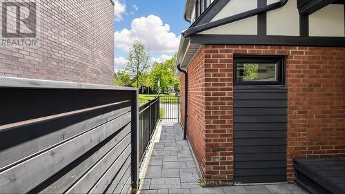 3 Oakwood Place, Hamilton, ON - Outdoor With Exterior