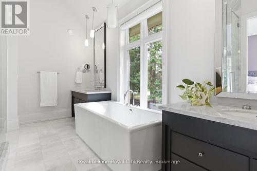 54 Bridle Path, Puslinch, ON - Indoor Photo Showing Bathroom