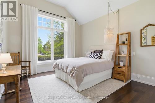 54 Bridle Path, Puslinch, ON - Indoor Photo Showing Bedroom
