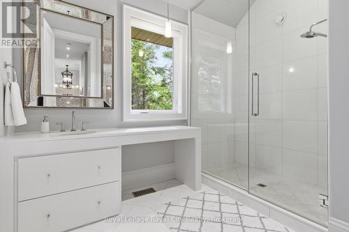 54 Bridle Path, Puslinch, ON - Indoor Photo Showing Bathroom