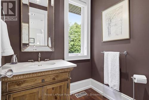 54 Bridle Path, Puslinch, ON - Indoor Photo Showing Bathroom