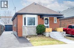 150 BRUCEDALE Avenue E Unit# Lower  Hamilton, ON L9A 1N6