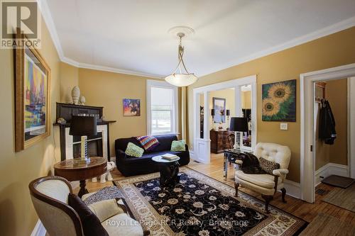 181 Georgina Street, Wellington North (Arthur), ON - Indoor Photo Showing Living Room