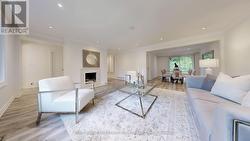 15 FARRINGTON DRIVE  Toronto, ON M2L 2B4