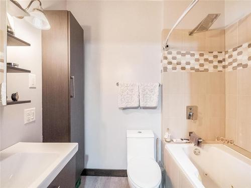 76 Noble Avenue, Winnipeg, MB - Indoor Photo Showing Bathroom