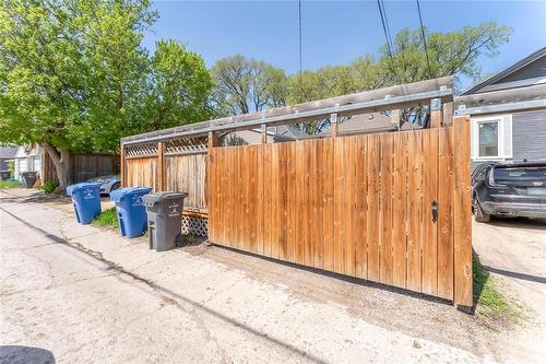 76 Noble Avenue, Winnipeg, MB - Outdoor With Exterior