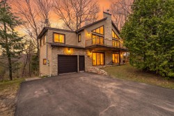 160 Ch. des Chênes Sainte-Anne-Des-Lacs, QC J0R 1B0