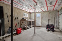 Garage - 