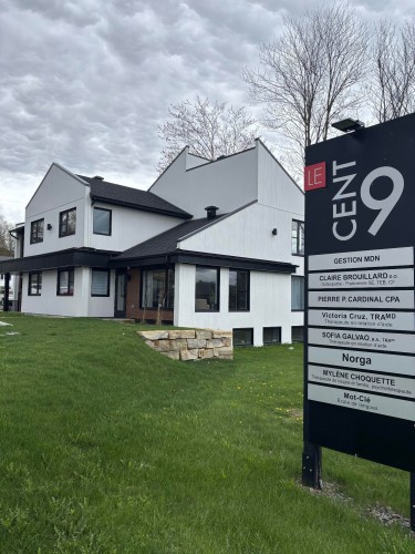 Front of Structure - 140-109 Boul. De Bromont, Bromont, QC - Outdoor