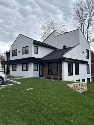 Front of Structure - 140-109 Boul. De Bromont, Bromont, QC - Outdoor