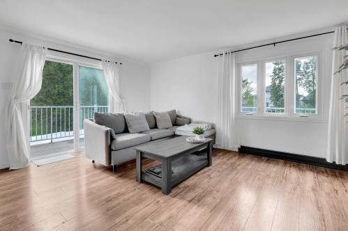 Salon - 38  - 38A Rue Lapointe, Saint-Lin/Laurentides, QC - Indoor Photo Showing Living Room
