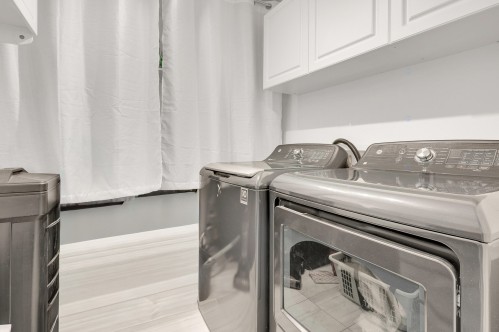 Salle de lavage - 38  - 38A Rue Lapointe, Saint-Lin/Laurentides, QC - Indoor Photo Showing Laundry Room