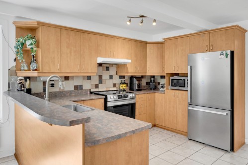 Cuisine - 38  - 38A Rue Lapointe, Saint-Lin/Laurentides, QC - Indoor Photo Showing Kitchen With Double Sink