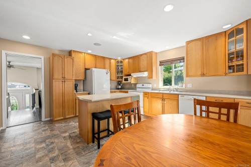 809 Willowcrest Rd, Campbell River, BC 