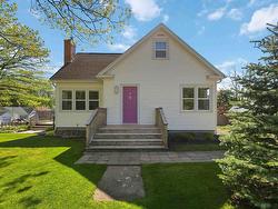 51 Hillside Avenue  Kentville, NS B4N 1X9