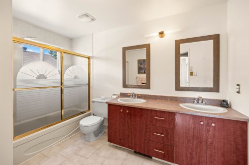 Salle de bains - 280 Rue Kennebec, Dollard-Des-Ormeaux, QC - Indoor Photo Showing Bathroom