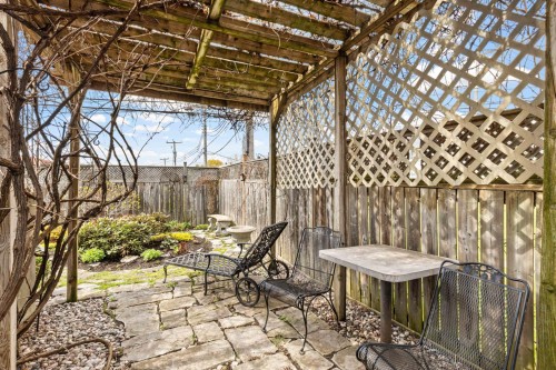 Cour - 280 Rue Kennebec, Dollard-Des-Ormeaux, QC - Outdoor With Deck Patio Veranda