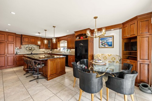 Coin-repas - 280 Rue Kennebec, Dollard-Des-Ormeaux, QC - Indoor Photo Showing Kitchen