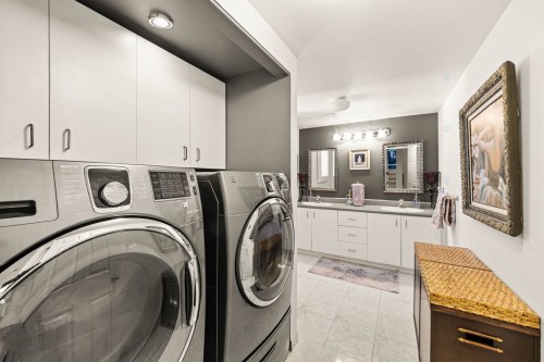 Salle de lavage - 280 Rue Kennebec, Dollard-Des-Ormeaux, QC - Indoor Photo Showing Laundry Room