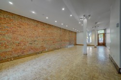 3908 Rue St-Denis  Montréal (Le Plateau-Mont-Royal), QC H2W 2M2