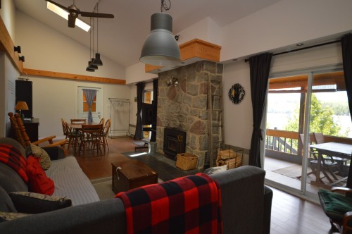 Vue d'ensemble - 14356 Ch. Du Lac-Labelle, Labelle, QC - Indoor Photo Showing Living Room With Fireplace