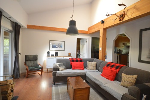 Salon - 14356 Ch. Du Lac-Labelle, Labelle, QC - Indoor Photo Showing Living Room
