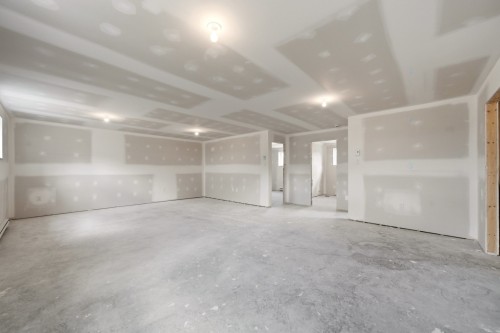 Basement - 150 Rue Rousseau, Sainte-Perpétue, QC 