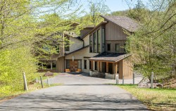 271 Ch. des Castors  Mont-Tremblant, QC J8E 1R4