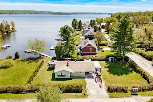 410 Av. des Aunes  Magog, QC J1X 5V7