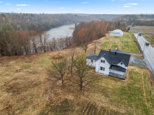848 Ch. des Îles  Lévis (Desjardins), QC G6C 1B5