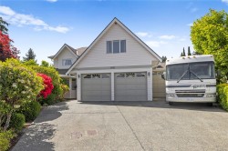2142 Aaron Way Nanaimo, BC V9S 5R4