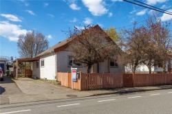 938 Hereward Rd Victoria, BC V9A 4C8
