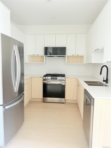 329-2629 Millstream Rd, Langford, BC - Indoor Photo Showing Kitchen With Stainless Steel Kitchen With Double Sink