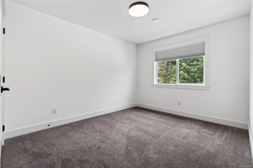 B-992 Erickson Rd, Campbell River, BC - Indoor Photo Showing Other Room