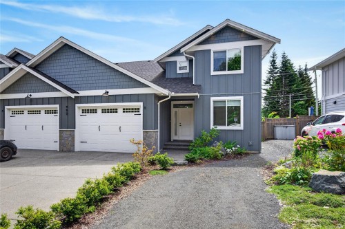 B-992 Erickson Rd, Campbell River, BC - Outdoor With Facade
