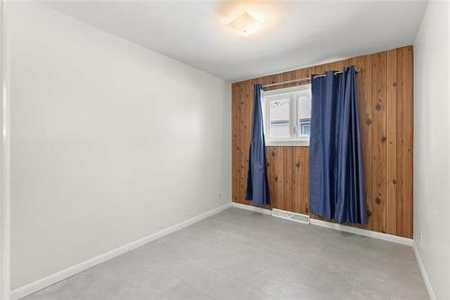 36 Dahlia Ave, Winnipeg, MB 