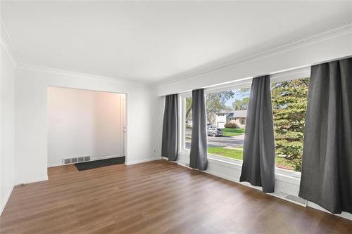 36 Dahlia Ave, Winnipeg, MB 