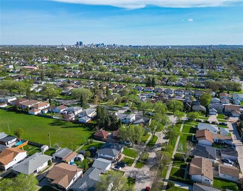 36 Dahlia Ave, Winnipeg, MB 
