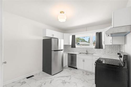 36 Dahlia Ave, Winnipeg, MB 