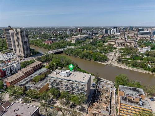 301-71 Roslyn Rd, Winnipeg, MB 