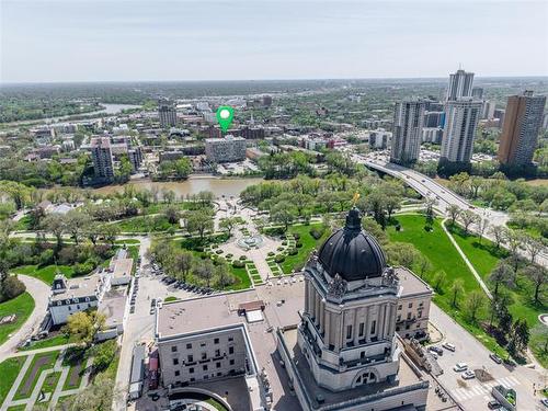 301-71 Roslyn Rd, Winnipeg, MB 