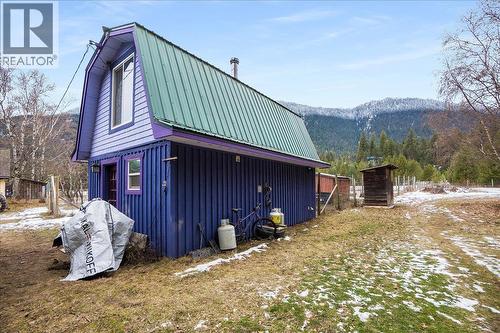 Third house - 3918 Passmore Upper Road, Passmore, BC - Outdoor