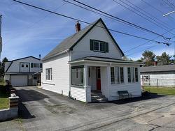 84 Wolfe Street Liverpool, NS B0T 1K0