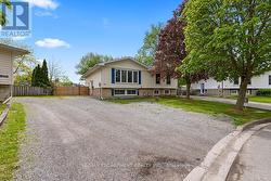 24 TARA CRESCENT Thorold, ON L2V 4M1