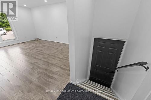 24 Tara Crescent, Thorold, ON - Indoor Photo Showing Other Room