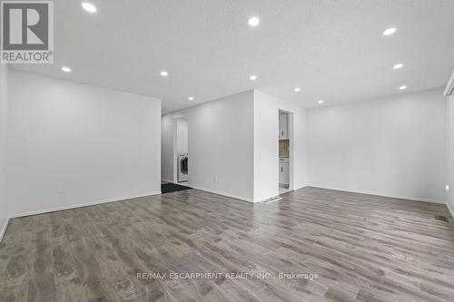 24 Tara Crescent, Thorold, ON - Indoor Photo Showing Other Room