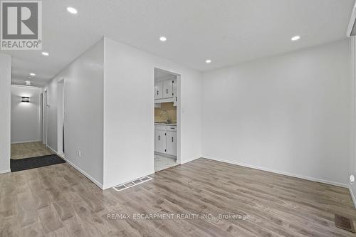 24 Tara Crescent, Thorold, ON - Indoor Photo Showing Other Room